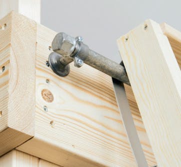 Bygg sovloft och utnyttja platsen: Trappan Bygg sovloft och utnyttja platsen: Trappan